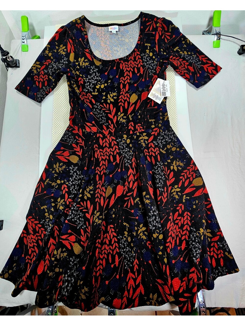 LuLaRoe Nicole Dress - 2XL. NWT